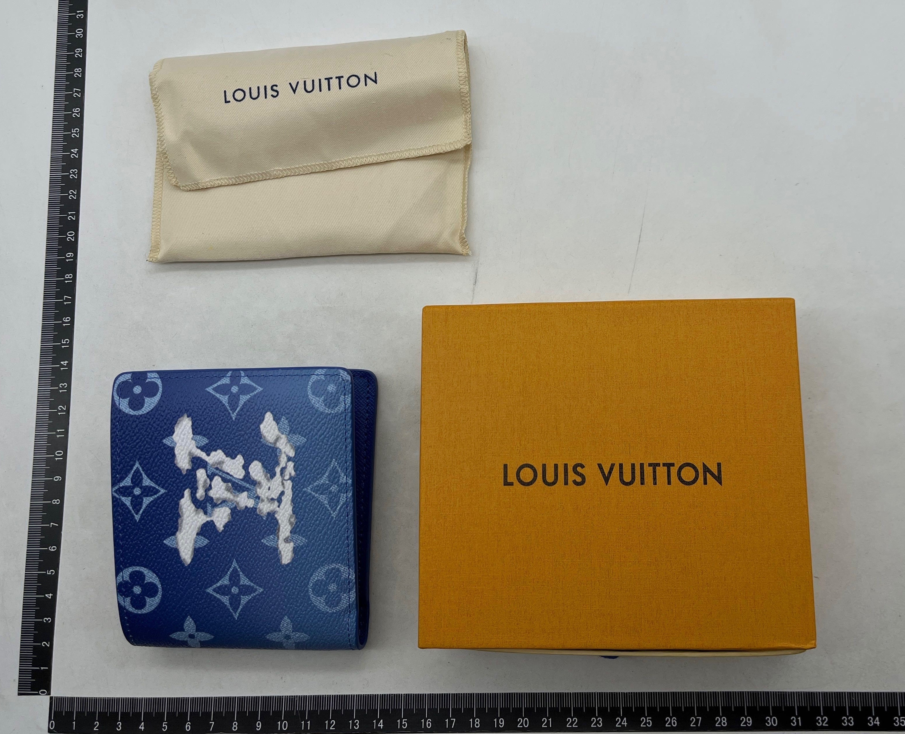 I bought a Louis Vuitton wallet on pandabuy! 